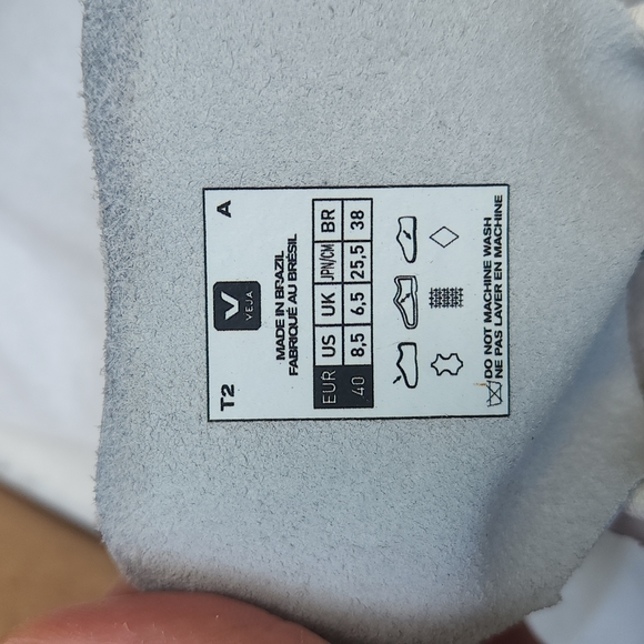 Veja V-10 Leather Sneakers - Picture 15 of 16